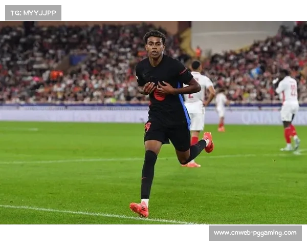 国家德比前训练课，巴萨球员加练定位球